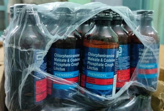 Amtali Police seized a huge quantity of Cough Syrup, Vehicle Seized Amtali Police seized a huge quantity of Cough Syrup, Vehicle Seized